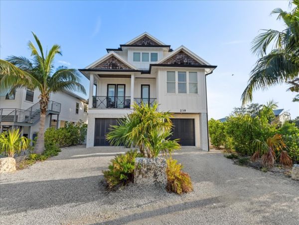 Holmes Beach Luxury Vacation Rental Home - Anna Maria Island Beachfront Rental