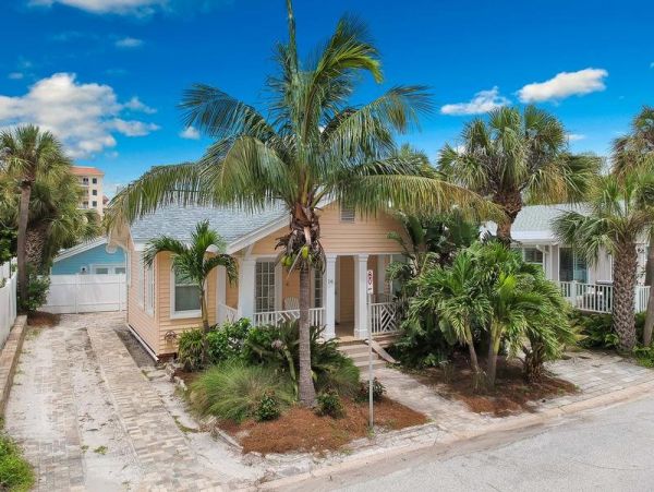 Beautiful Clearwater Vacation Home Steps From Beach