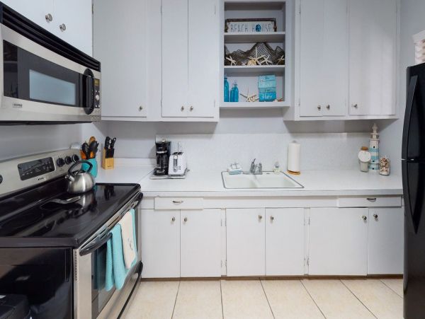 Lovely 2 Bedroom Duplex in Holmes Beach -Short Walk to Beach