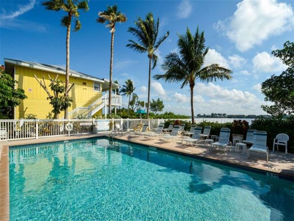 Anna Maria Island Holmes Beach Home 983062