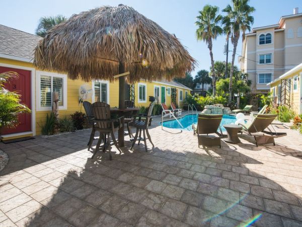 Two Bedroom Vacation Cottage in Madeira Beach Sleeps Four