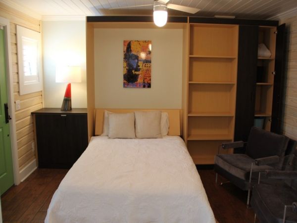 Two Bedroom Vacation Cottage in Madeira Beach Sleeps Four