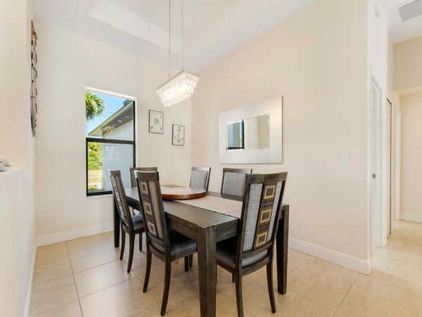 Cape Coral Vacation Rental - Florida Gulf Coast Waterfront Villa