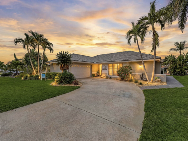 Gulf Access Cape Coral Vacation Rental Pool Home