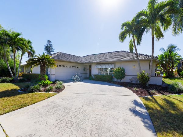 Gulf Access Cape Coral Vacation Rental Pool Home