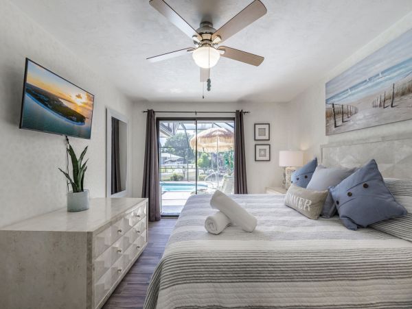 Gulf Access Cape Coral Vacation Rental Pool Home