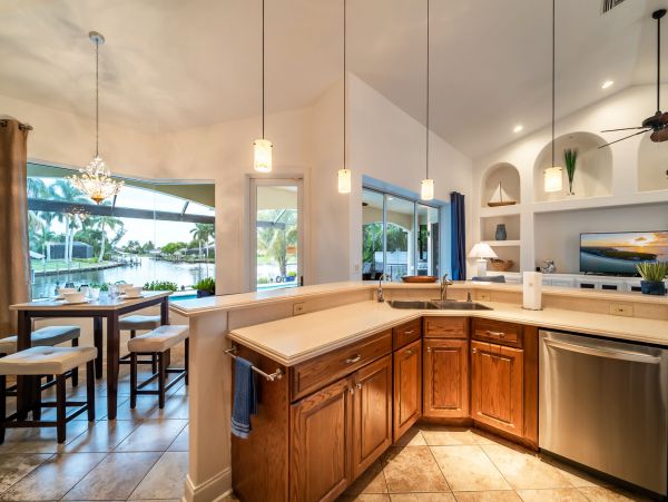 Cape Coral Home 983100