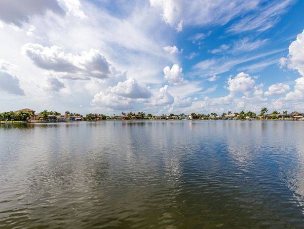 Cape Coral Spacious Family Vacation Home Pool & Boat Dock