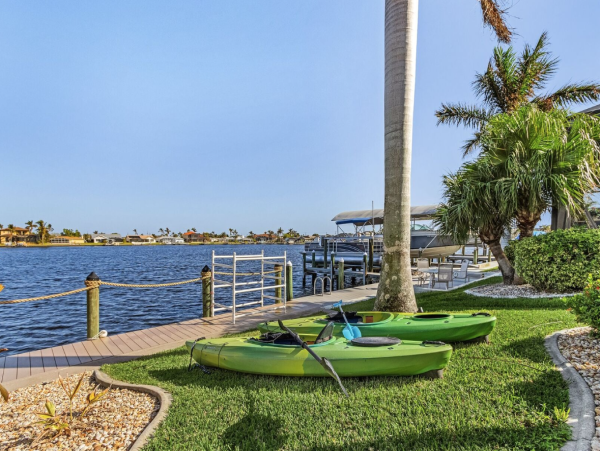 Cape Coral Spacious Family Vacation Home Pool & Boat Dock
