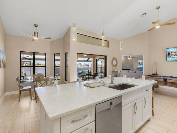 Cape Coral Spacious Family Vacation Home Pool & Boat Dock