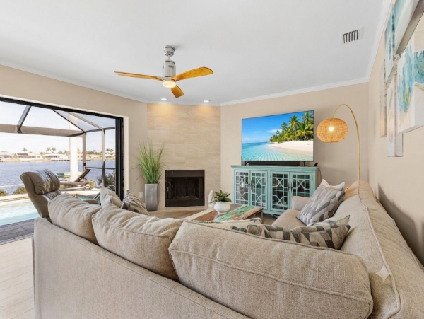 Cape Coral Spacious Family Vacation Home Pool & Boat Dock