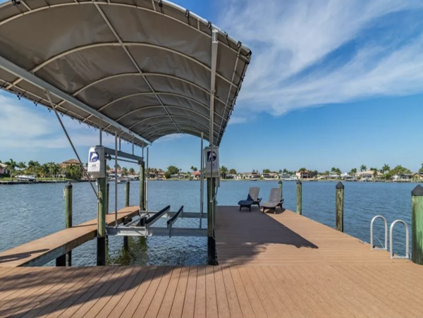 Cape Coral Spacious Family Vacation Home Pool & Boat Dock