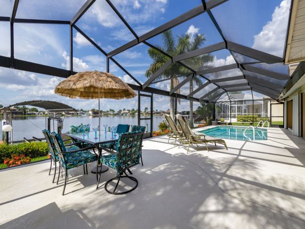 Cape Coral Spacious Family Vacation Home Pool & Boat Dock