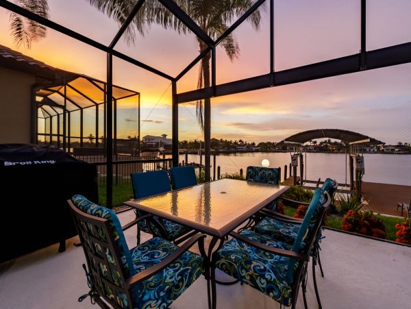 Cape Coral Spacious Family Vacation Home Pool & Boat Dock
