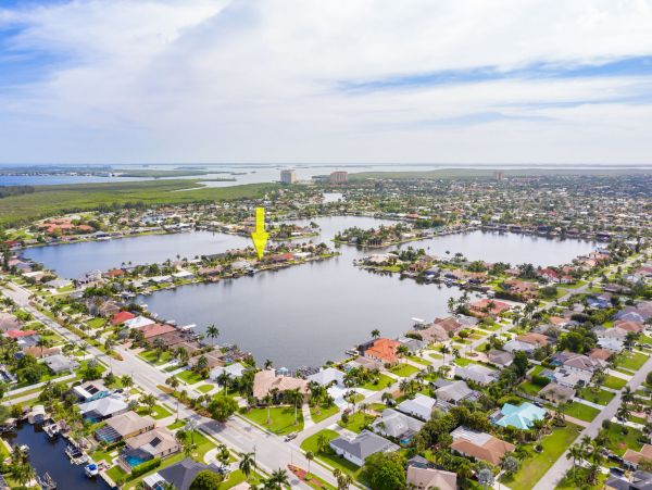 Cape Coral Spacious Family Vacation Home Pool & Boat Dock