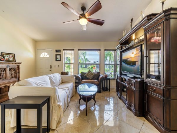 Cape Coral Home 983111