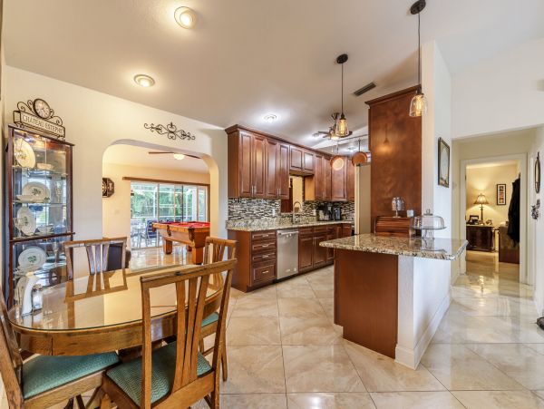 Cape Coral Home 983111