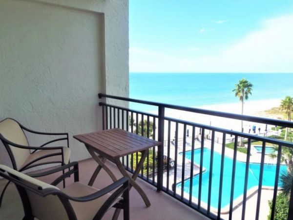 Longboat Key Beach Condo 2 Bedroom Communal Pool & Tennis