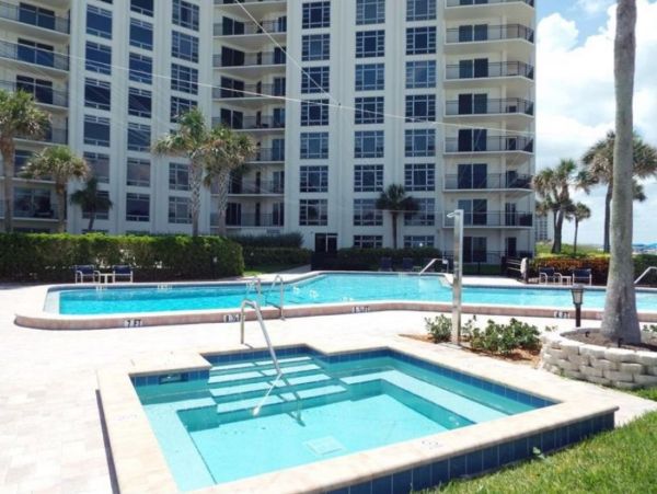 Longboat Key Beach Condo 2 Bedroom Communal Pool & Tennis