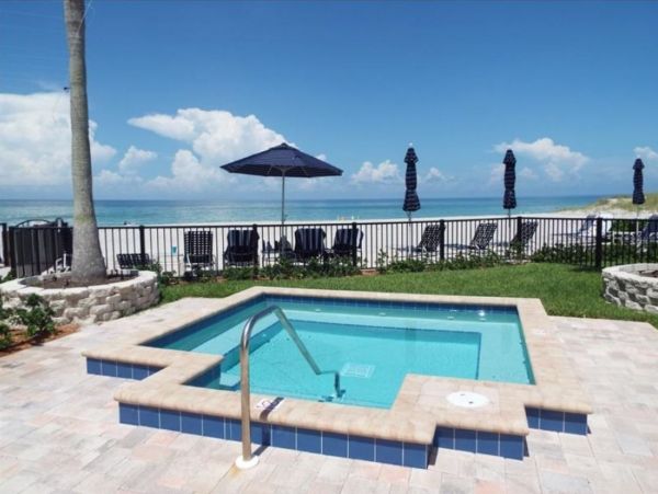 Longboat Key Beach Condo 2 Bedroom Communal Pool & Tennis