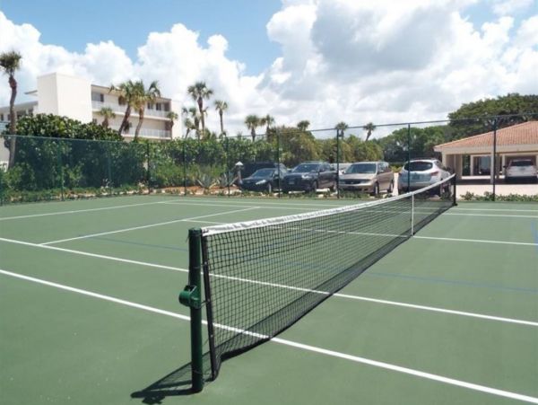 Longboat Key Beach Condo 2 Bedroom Communal Pool & Tennis