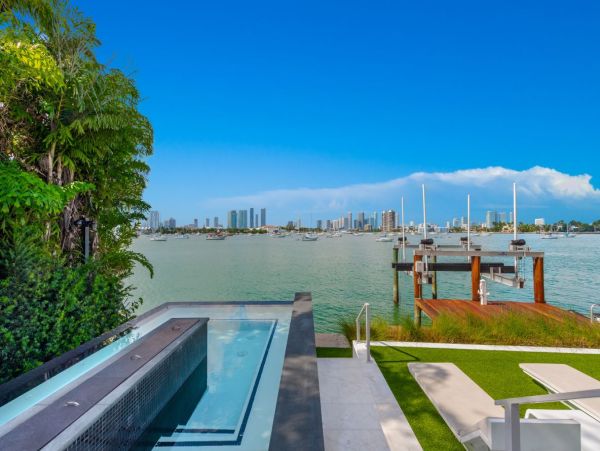 Miami Beach 6 Bedroom Luxury Home Pool & Panoramic Bay Views
