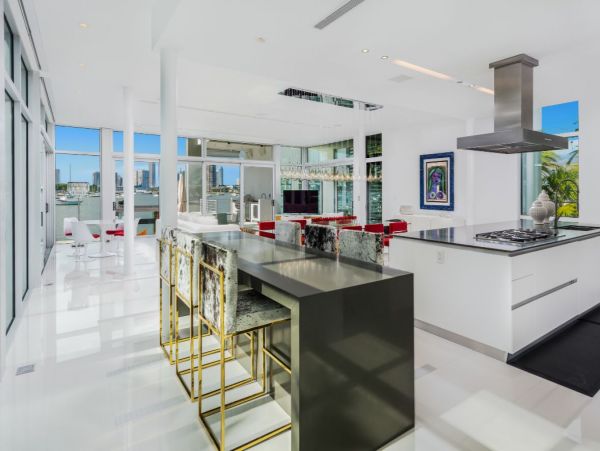 Miami Beach 6 Bedroom Luxury Home Pool & Panoramic Bay Views