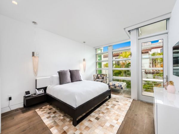 Miami Beach 6 Bedroom Luxury Home Pool & Panoramic Bay Views