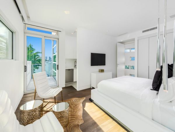 Miami Beach 6 Bedroom Luxury Home Pool & Panoramic Bay Views