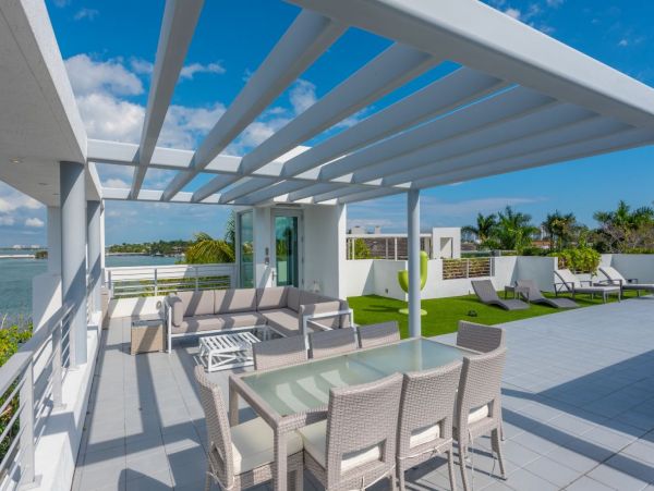 Miami Beach 6 Bedroom Luxury Home Pool & Panoramic Bay Views