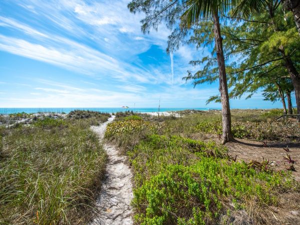 Holmes Beach 2 Bedroom Home Right On The Beach Sleeps 4