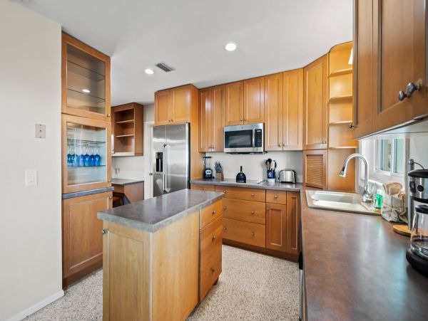 Holmes Beach 2 Bedroom Home Right On The Beach Sleeps 4