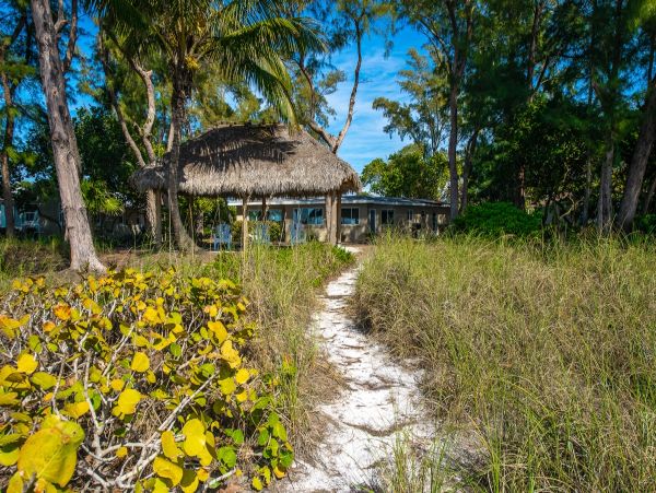 Holmes Beach 2 Bedroom Home Right On The Beach Sleeps 4