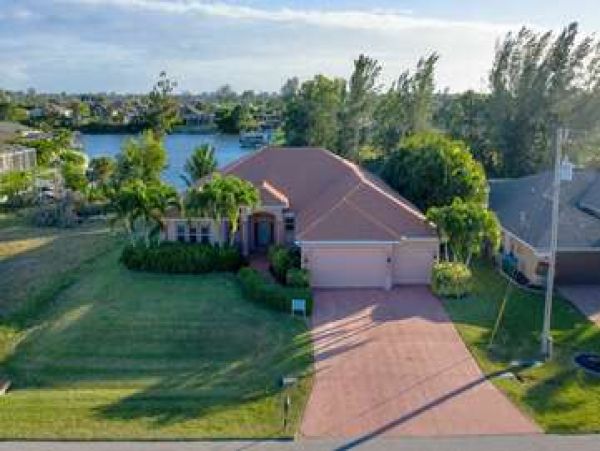 Cape Coral Luxury at its Best.