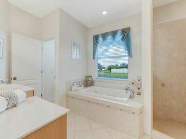 Cape Coral Luxury at its Best.