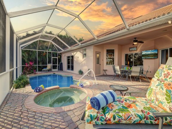 Cape Coral Luxury at its Best.