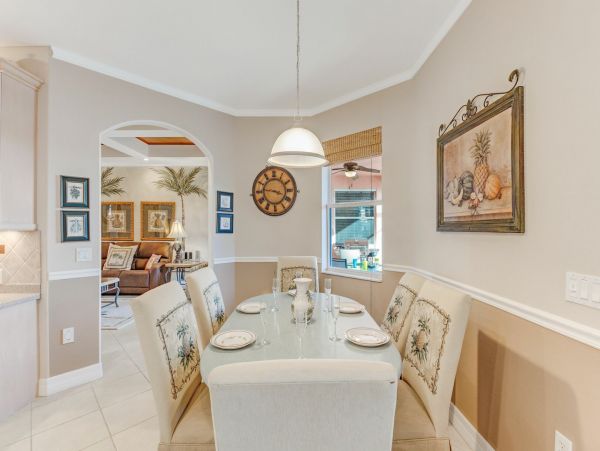 Cape Coral Luxury at its Best.