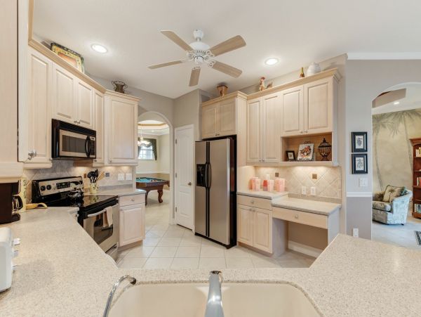 Cape Coral Luxury at its Best.