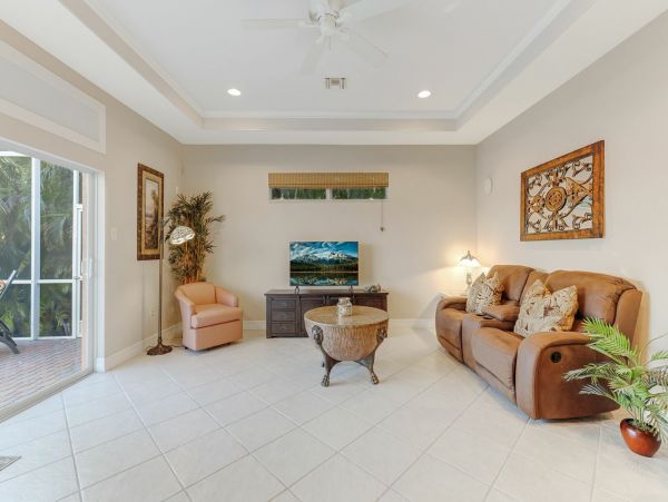 Cape Coral Luxury at its Best.