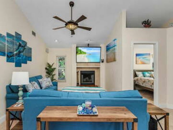 Cape Coral Lovely 3 Bedroom Home With Boat Dock