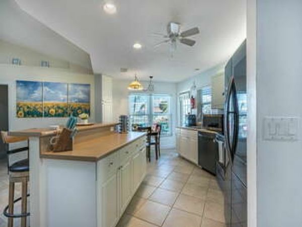Cape Coral Lovely 3 Bedroom Home With Boat Dock