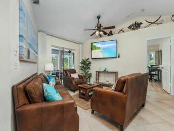 Cape Coral Lovely 3 Bedroom Home With Boat Dock