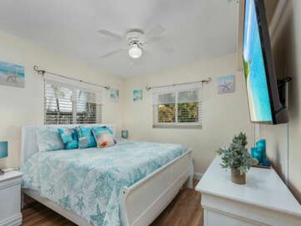 Cape Coral Lovely 3 Bedroom Home With Boat Dock