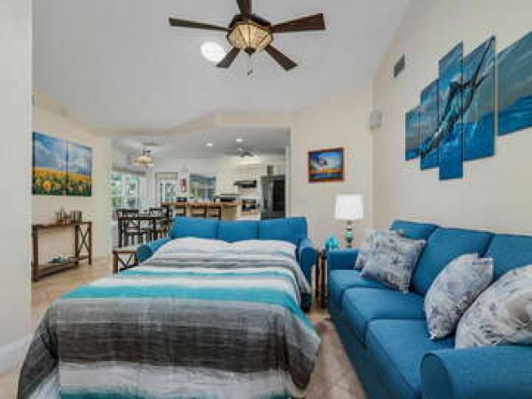Cape Coral Lovely 3 Bedroom Home With Boat Dock