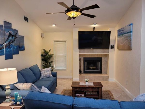 Cape Coral Lovely 3 Bedroom Home With Boat Dock