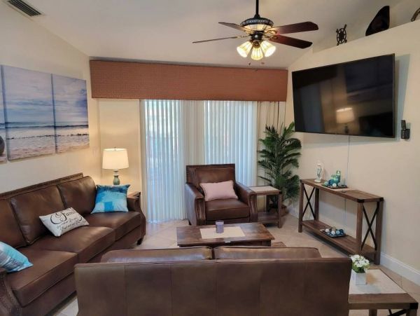 Cape Coral Lovely 3 Bedroom Home With Boat Dock
