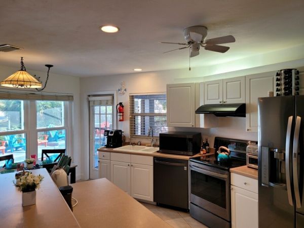 Cape Coral Lovely 3 Bedroom Home With Boat Dock