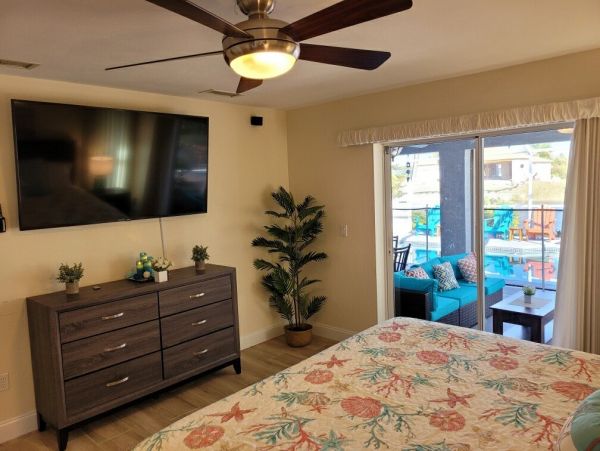Cape Coral Lovely 3 Bedroom Home With Boat Dock