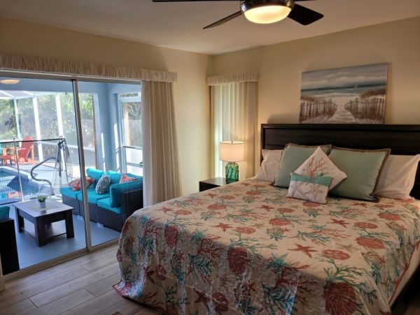 Cape Coral Lovely 3 Bedroom Home With Boat Dock
