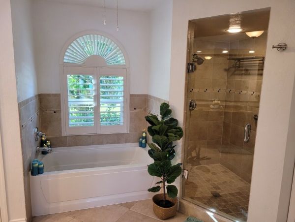 Cape Coral Lovely 3 Bedroom Home With Boat Dock